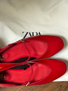 ZARA FAUX PATENT BALLET FLATS WITH ANKLE STRAP size 38